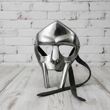 Maschera MF DOOM fatta a mano